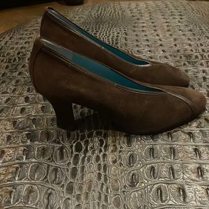 Brand new Thierry Rabotin brown suede heels, size 37x